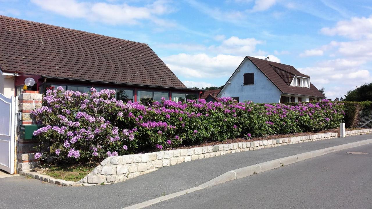 CHAMBRE PRIVEE AVEC SALON, garage voiture, vélos, motos Tourville-sur-Arques Extérieur photo