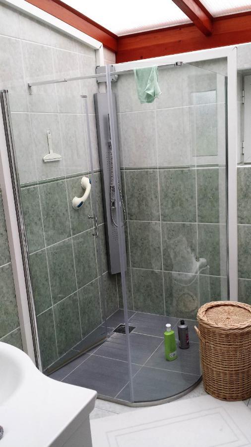 CHAMBRE PRIVEE AVEC SALON, garage voiture, vélos, motos Tourville-sur-Arques Extérieur photo