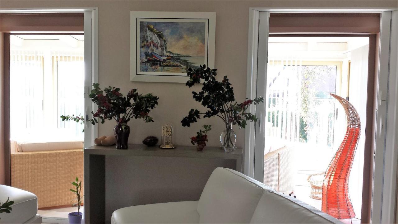 CHAMBRE PRIVEE AVEC SALON, garage voiture, vélos, motos Tourville-sur-Arques Extérieur photo