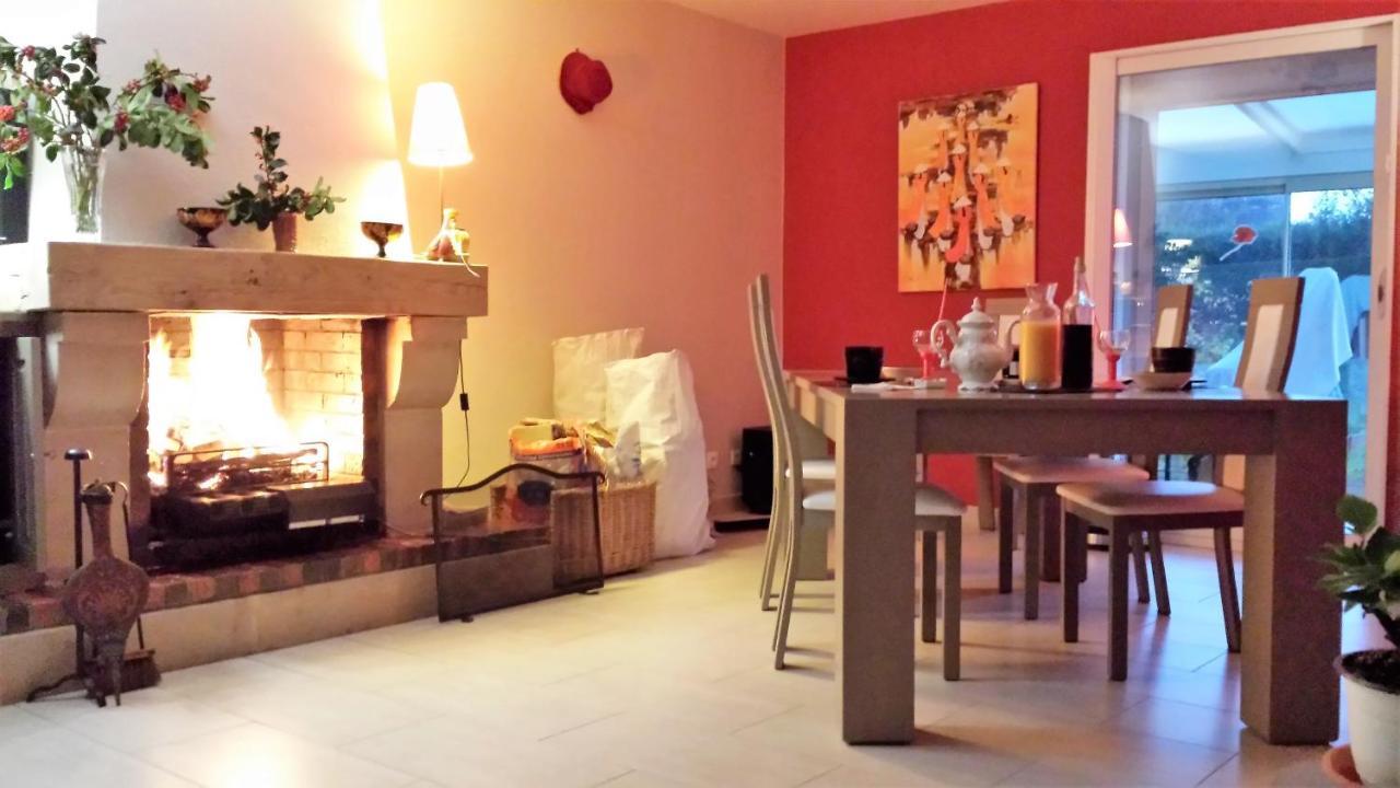 CHAMBRE PRIVEE AVEC SALON, garage voiture, vélos, motos Tourville-sur-Arques Extérieur photo