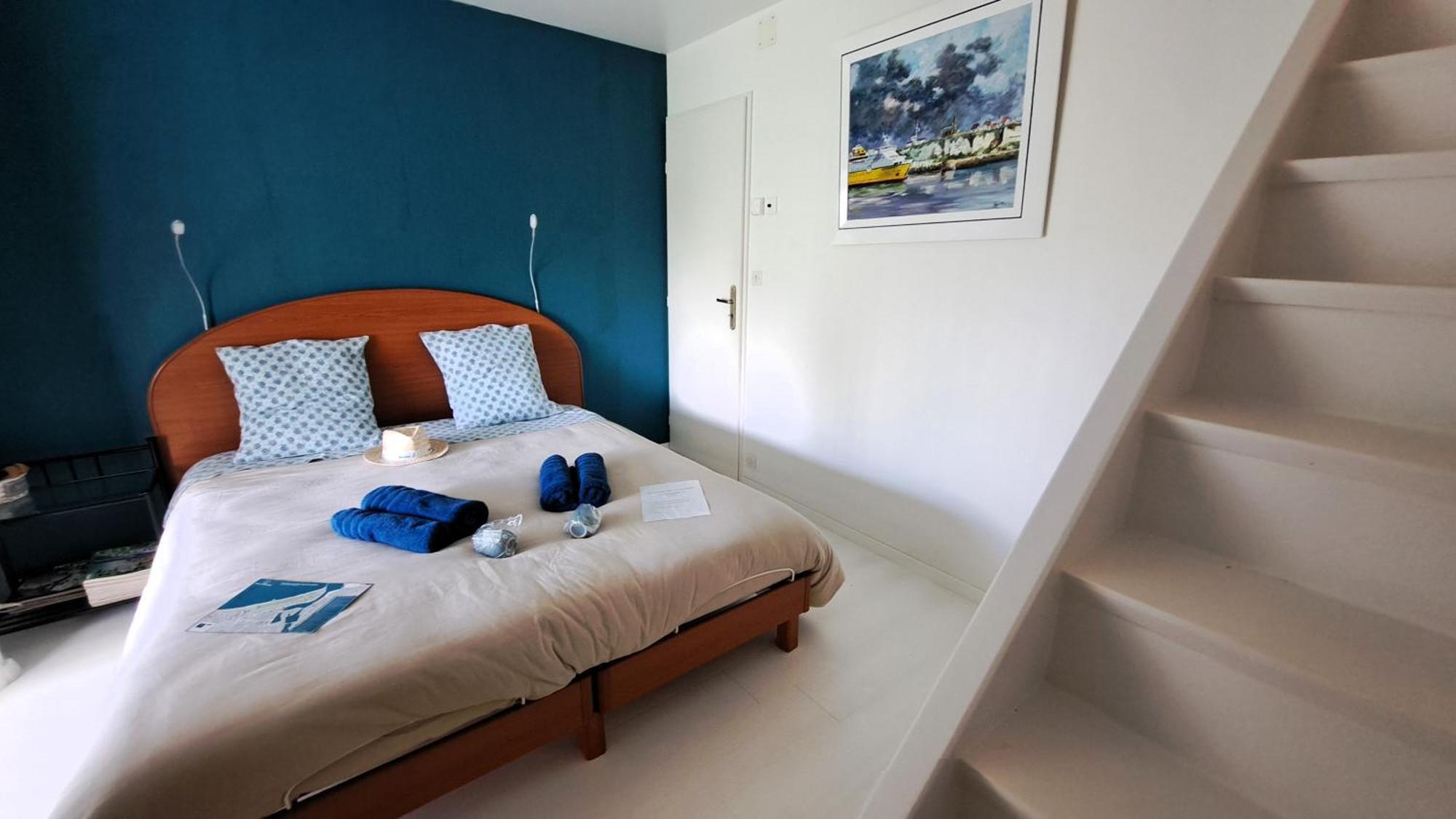 CHAMBRE PRIVEE AVEC SALON, garage voiture, vélos, motos Tourville-sur-Arques Extérieur photo
