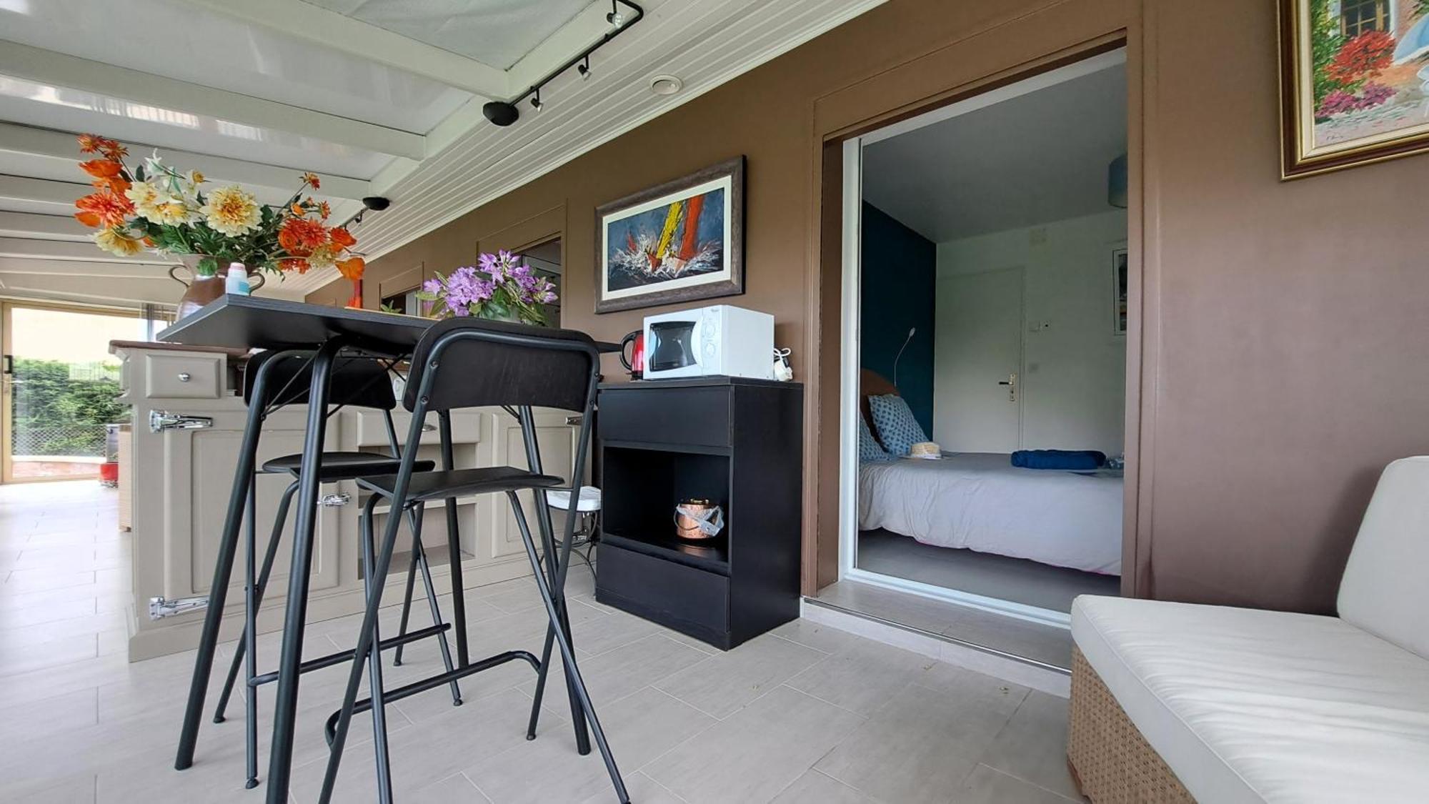 CHAMBRE PRIVEE AVEC SALON, garage voiture, vélos, motos Tourville-sur-Arques Extérieur photo