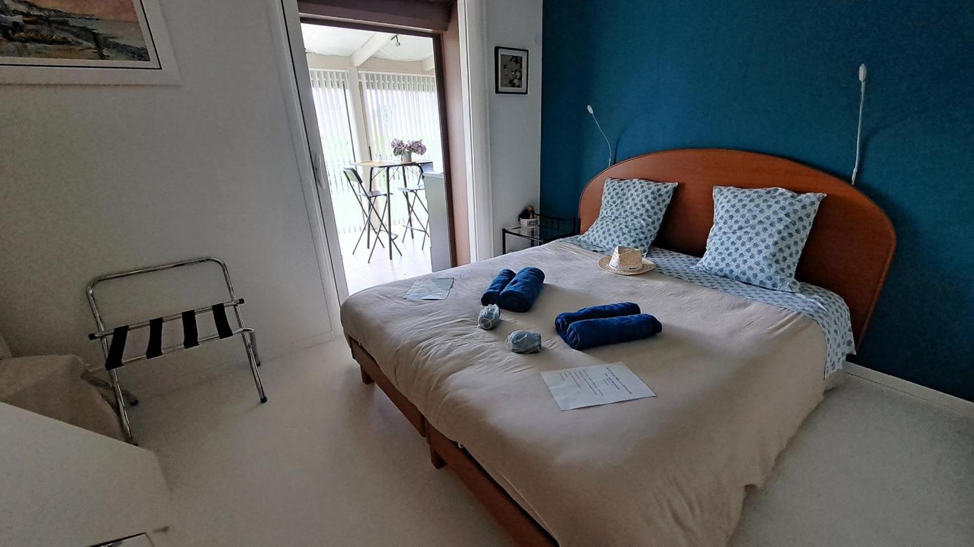 CHAMBRE PRIVEE AVEC SALON, garage voiture, vélos, motos Tourville-sur-Arques Extérieur photo